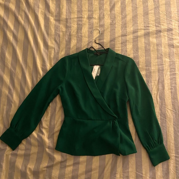 NWT J. Crew Deep Alpine Drapey Faux Wrap Top in 365 Crepe Blouse Career Size 2 - Picture 1 of 3